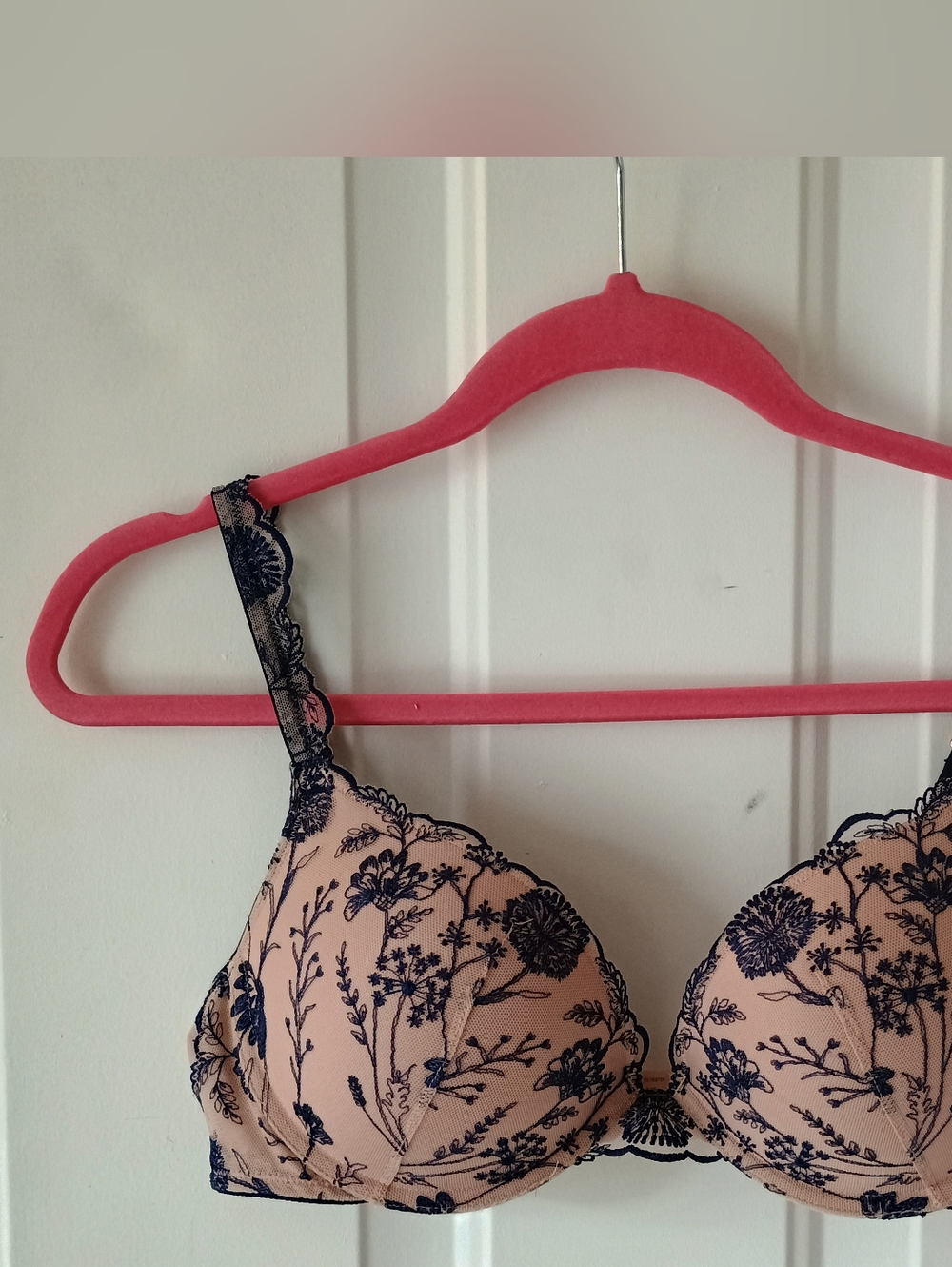 Soma Beige Bra with Black Floral Lace